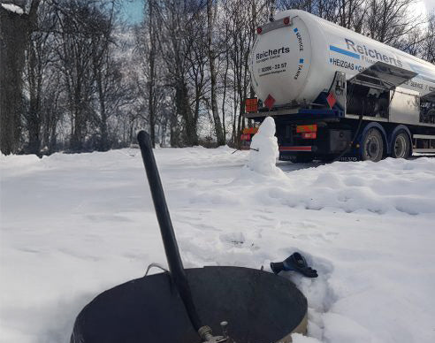 Flüssiggas Tankwagen im Wintereinsatz