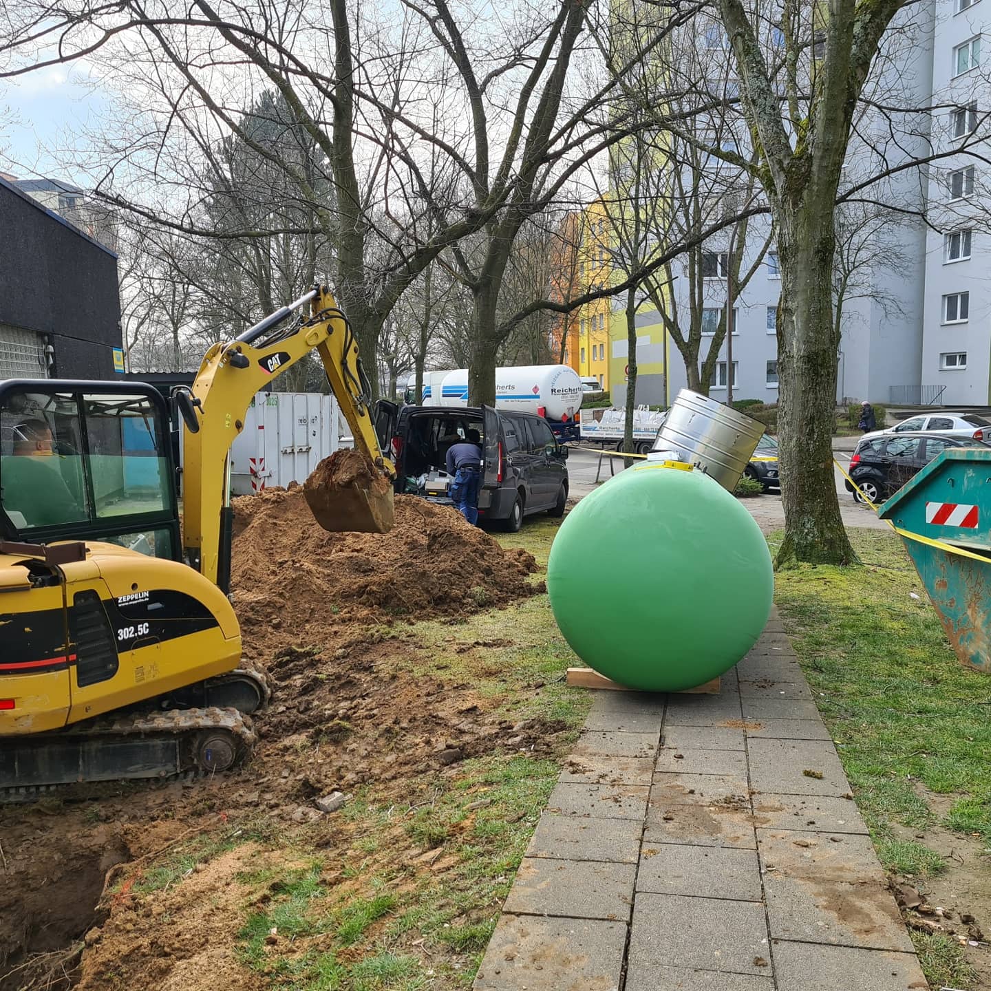 Einbau unterirdischer 4850 Liter Gastank - Reicherts Flüssiggas GmbH