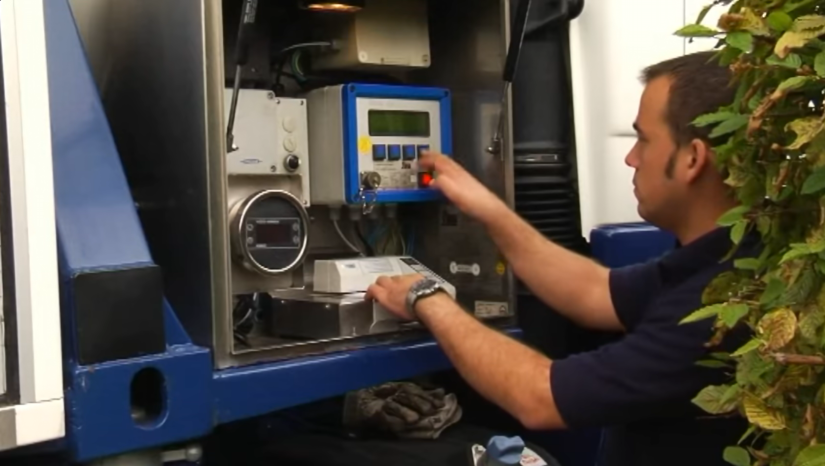 Video laden: Video über Gasbefüllung ansehen